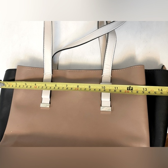 NATURALIZER Leather Tote Purse - Picture 11 of 16